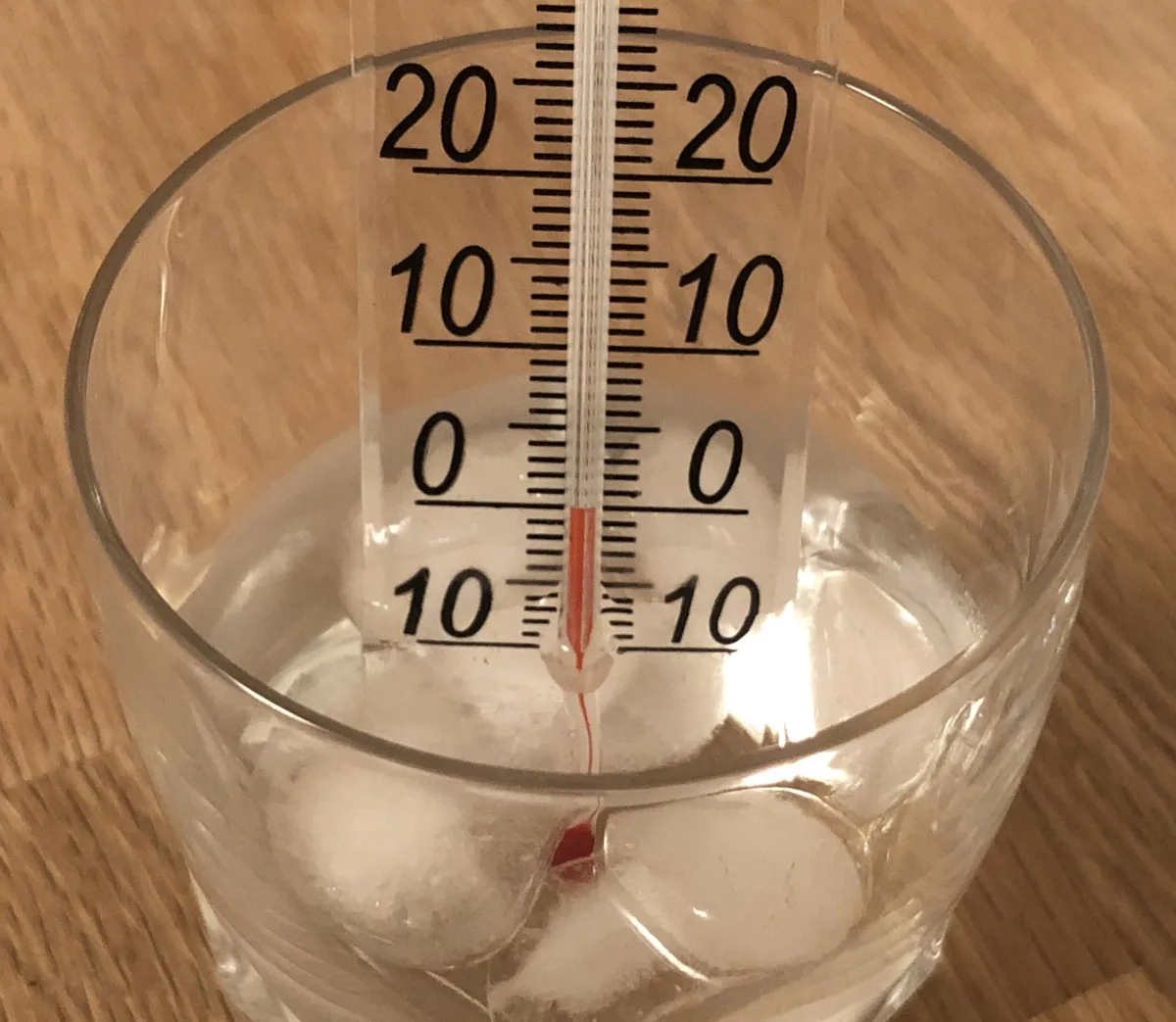 Bbq-thermometer kalibreren met de ijswatermethode: zo controleert u of hij nog klopt